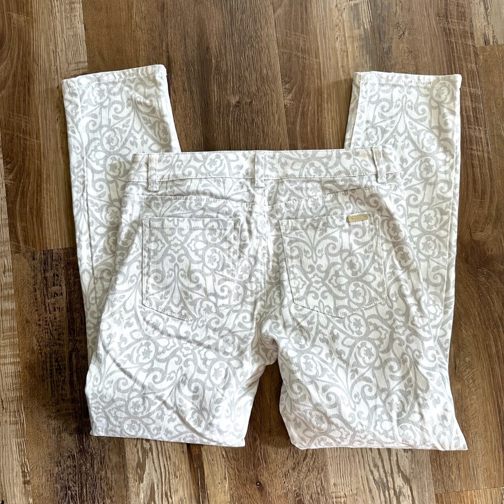 White House Black Market Gray and White Paisley Print Slim Ankle Jean Sz 6 NWOT - Picture 4 of 13